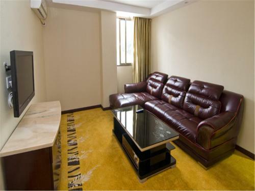 Lu Jiang Tian Yue Hotel