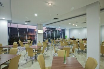 Whiz Hotel Cikini