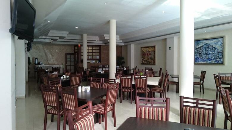 Hotel Savoy Express Torre�n