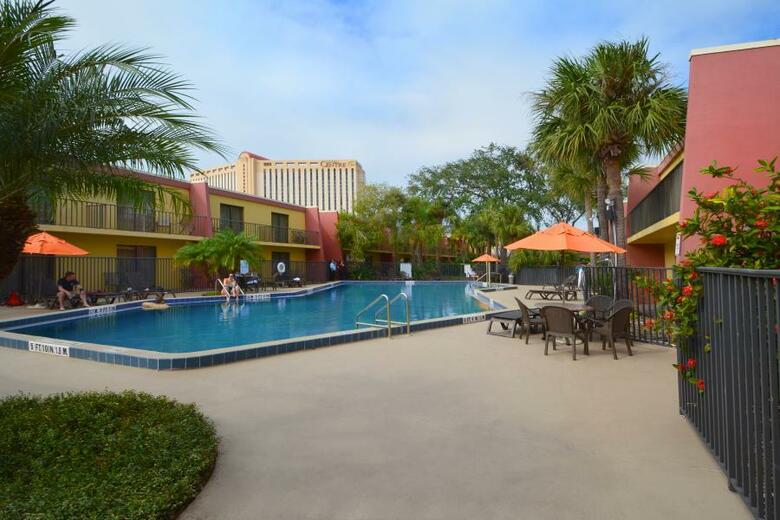 Midpointe Hotel By Rosen Hotels And Resorts