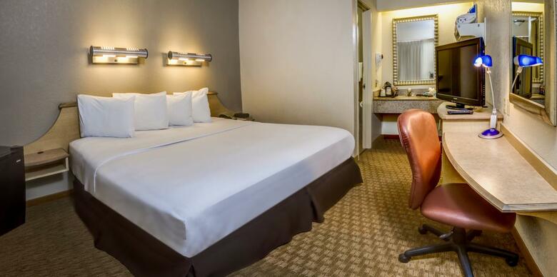 Midpointe Hotel By Rosen Hotels And Resorts