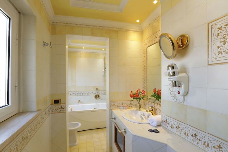 Hotel Homs