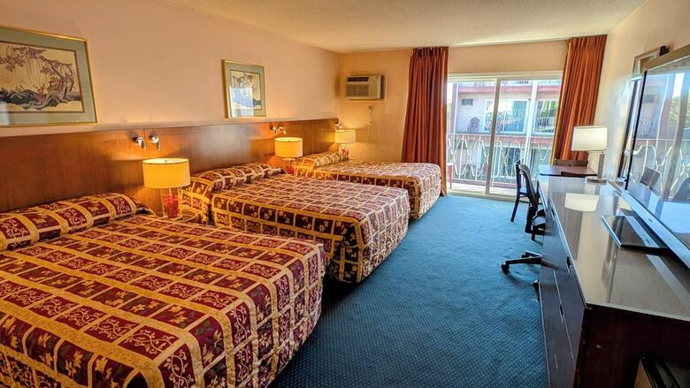 Royal Century Hotel