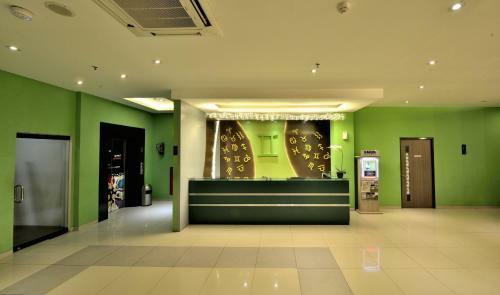Hotel Zodiak@mtharyono