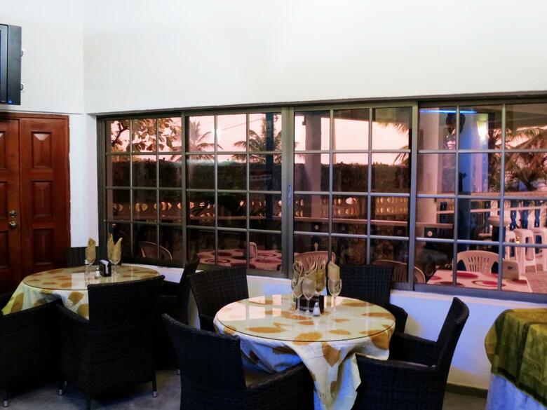 Islands House Hotel