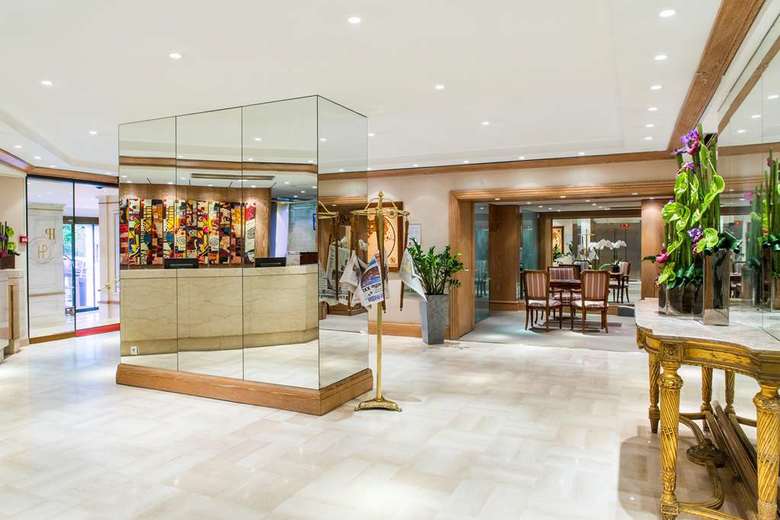 Hotel B4 Plaza
