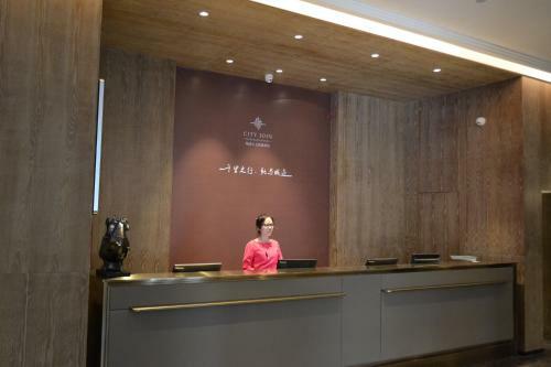 Guangzhou Xuelong Hotel