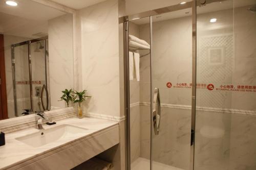 Customs Hotel