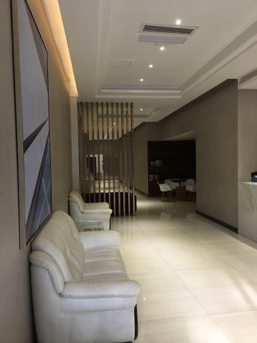 Denise Hotel(shangxiajiu Branch)