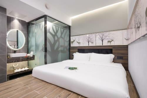 Spring Time Hotel