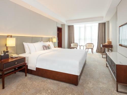 Lucky Holiday Hotel