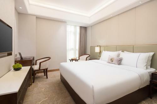 Lucky Holiday Hotel