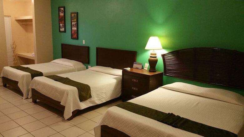 Hotel Parador Combate Beach