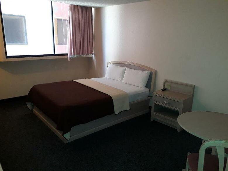 Hotel Corona Plaza