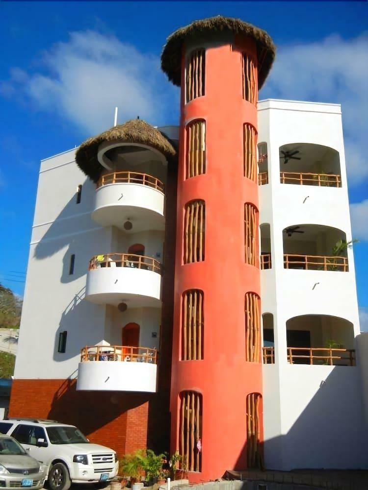 Hotel Y Suites Los Encantos