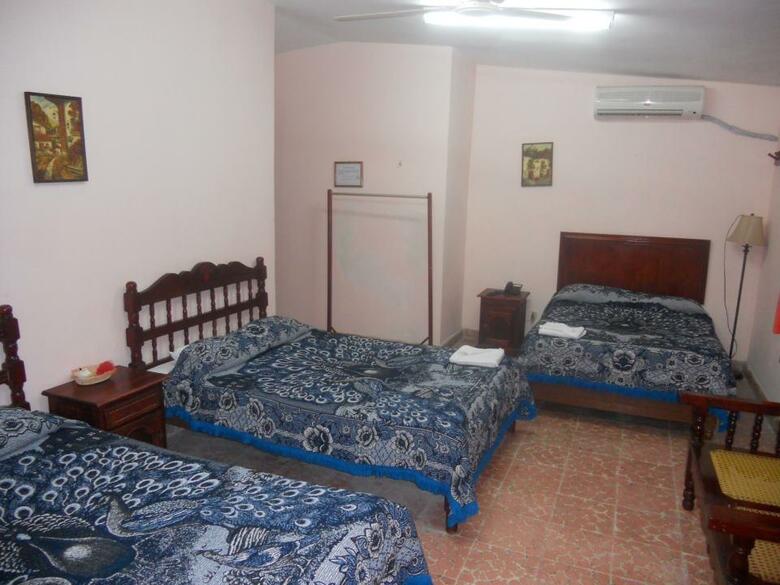 Hotel D' Carmona