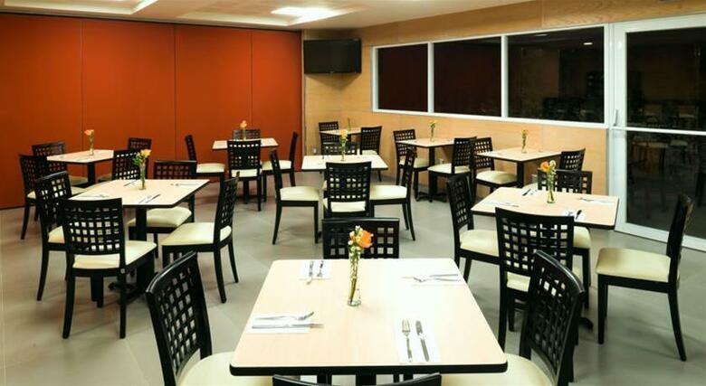 Hotel Misi�n Express Quer�taro