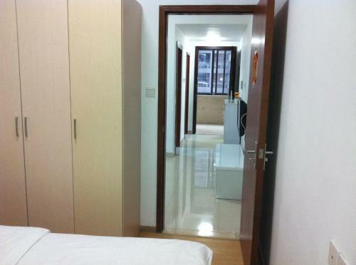 Shengang Apartment Dongmen Branch