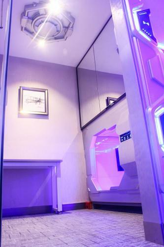 Pengheng Space Capsules Hotel