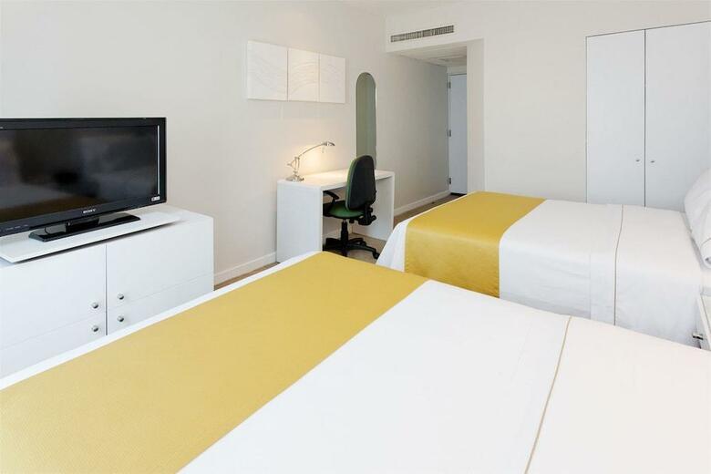Holiday Inn Express Hotel & Suites Wtc