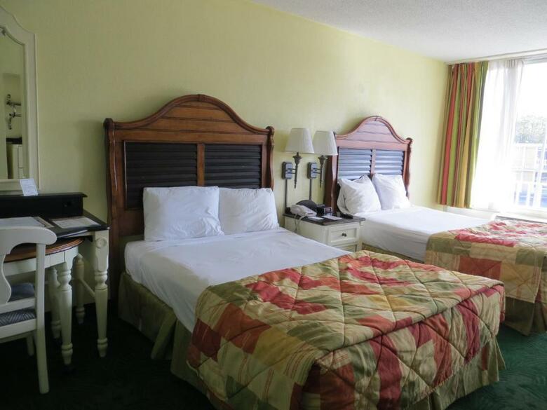 Seralago Hotel And Suites