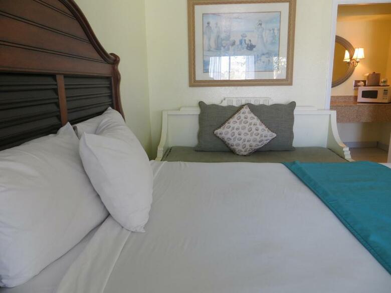 Seralago Hotel And Suites