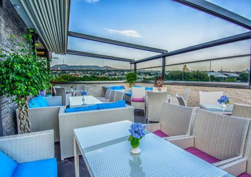 River Side Hotel