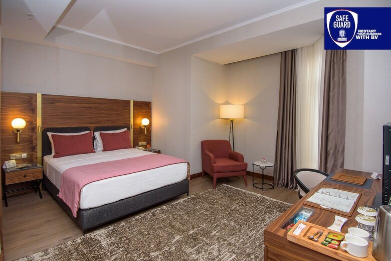 Hotel Tiflis Palace