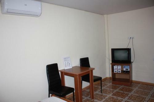 Paradise Hotel