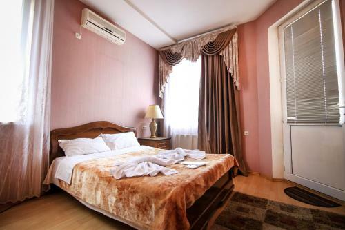 Posada Georgian Palace 2014
