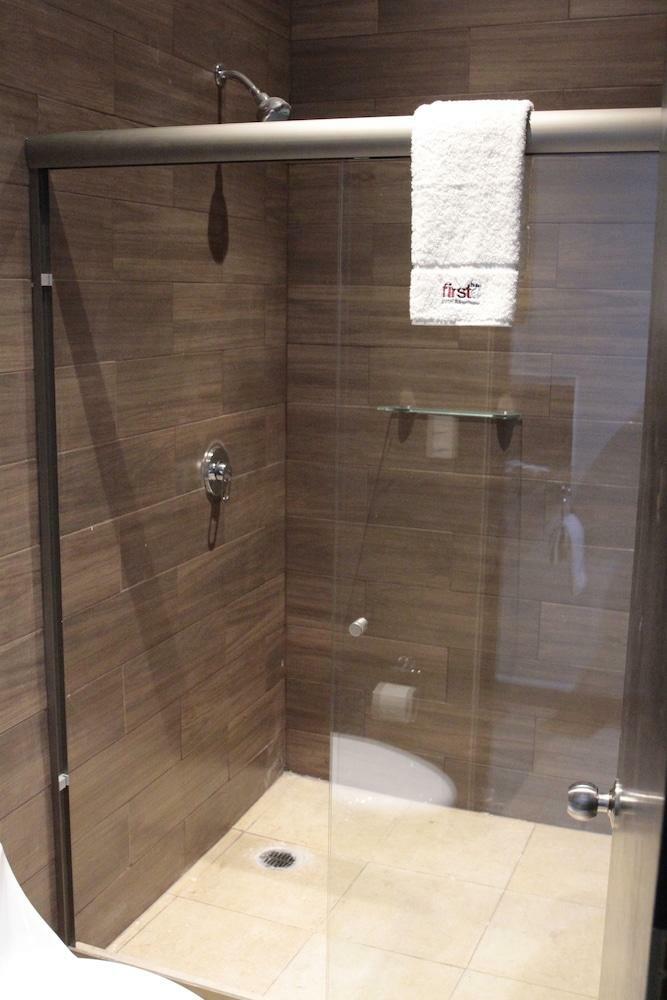 First Inn Hotel & Business