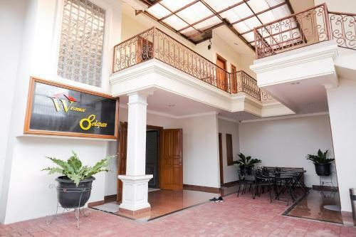Hotel Wisma Delapan Redpartner