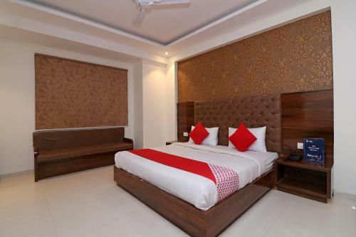 Hotel Capital O 16651 Grd Suites