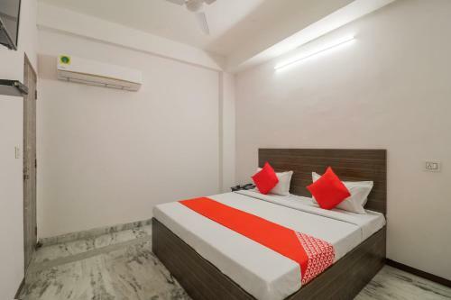 Oyo 76738 Hotel Z Black