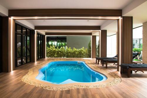 B Stay Hotel - Sha Plus Certified