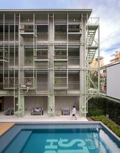 Samsen Street Hotel - Sha Extra Plus