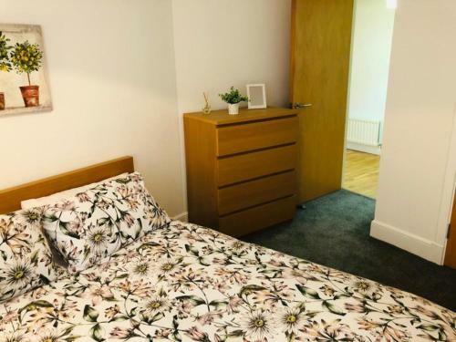 Remarkable 2 Bed Apartment In Edinburgh