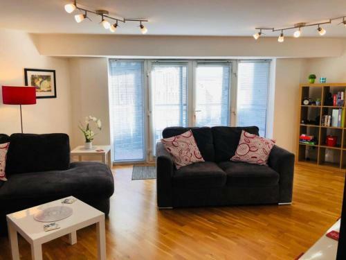 Remarkable 2 Bed Apartment In Edinburgh