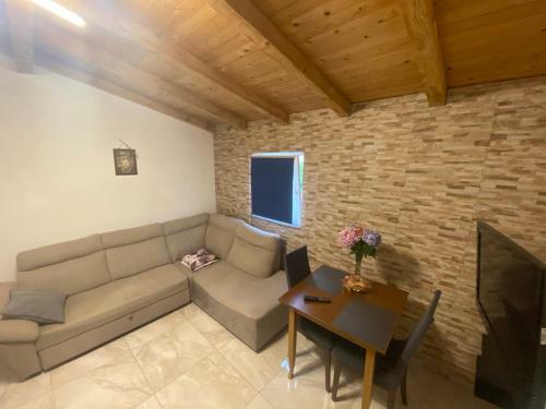 Apartment Ante
