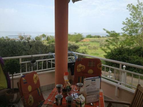 Sea View Apartment Next To A Meadow