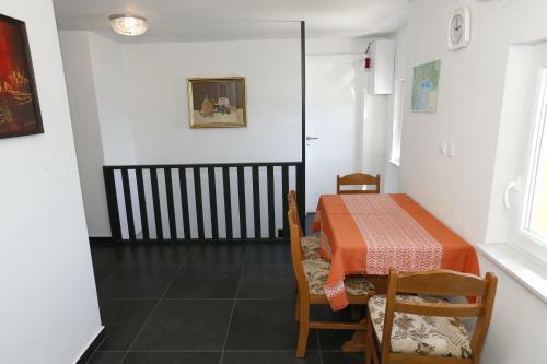 Apartment Darko With Sea View