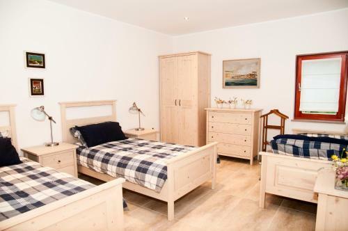 Bed & Fishing House