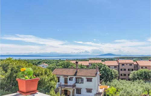 Nice Apartment In Liznjan With 2 Bedrooms