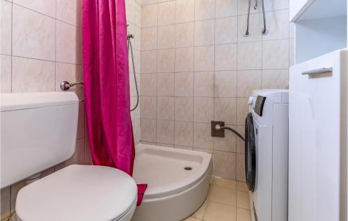 Nice Apartment In Liznjan With 2 Bedrooms
