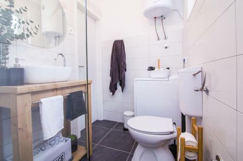 Art Studio Apartment Kata