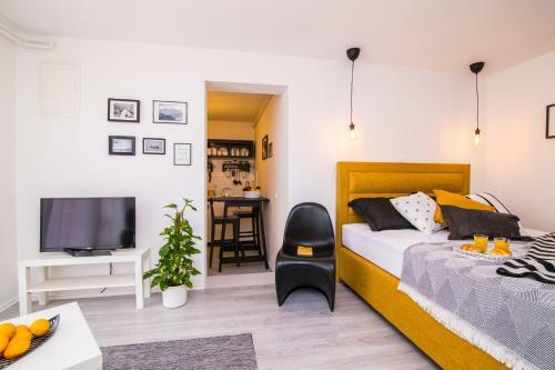 Art Studio Apartment Kata
