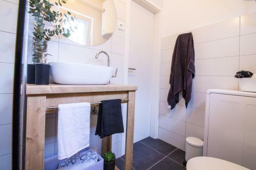Art Studio Apartment Kata