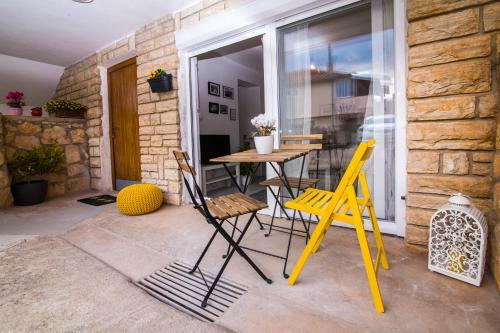 Art Studio Apartment Kata