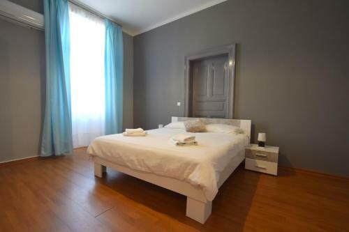 Apartment M