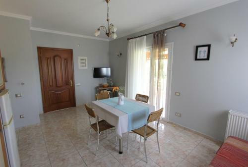 Tosis Apartments